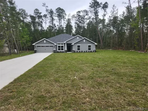 56 Village Center Dr, Homosassa, FL 34446