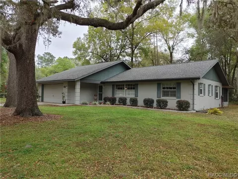 1185 W Franconia Ln, Citrus Springs, FL 34434