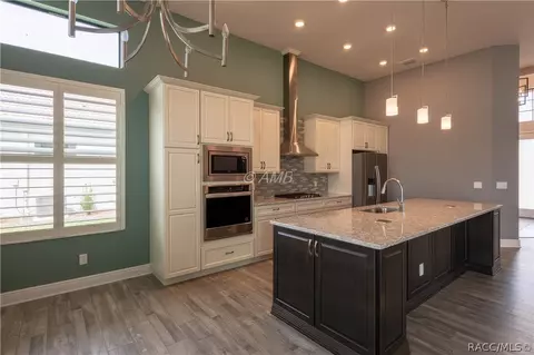 Kitchen - 2329 N Peakview Loop, Hernando, FL 34442 photo 5 of 7