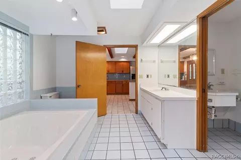 Bath - 7237 N Nature Trl, Hernando, FL 34442 photo 1 of 6