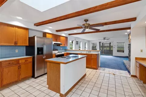 Kitchen - 7237 N Nature Trl, Hernando, FL 34442 photo 7 of 9