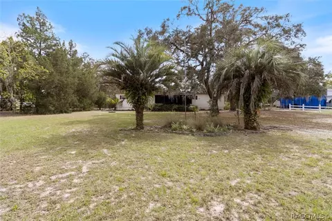 8252 E Sunray Ln, Floral City, FL 34436