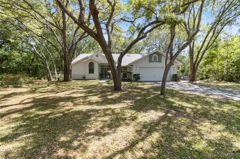 422 E Savoy St, Lecanto, FL 34461
