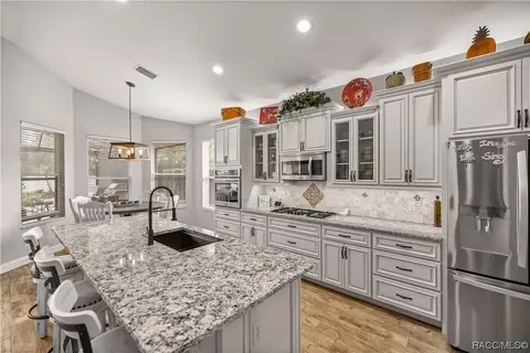 Kitchen - 1136 W Beagle Run Loop, Hernando, FL 34442 photo 4 of 7