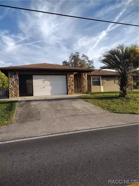 402 E Inverness Blvd, Inverness, FL 34450