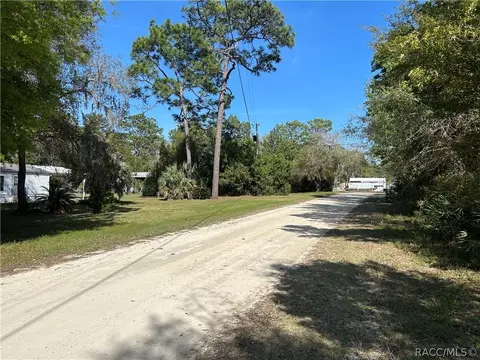 7078 W Lincoln Ln, Homosassa, FL 34446