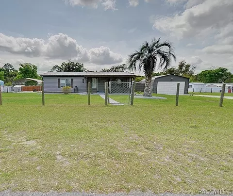 8070 E Garner Ln, Floral City, FL 34436