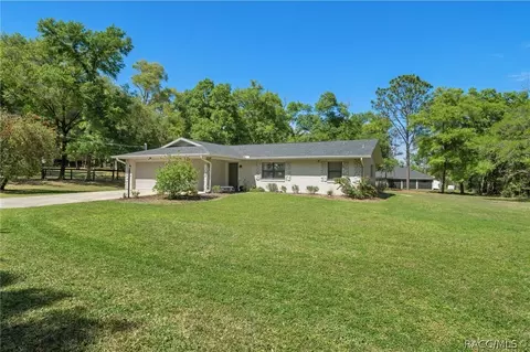 3083 E Gladys St, Inverness, FL 34453
