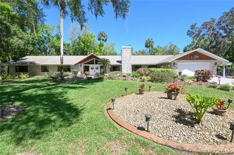 10594 N Dawnflower Pt, Crystal River, FL 34428