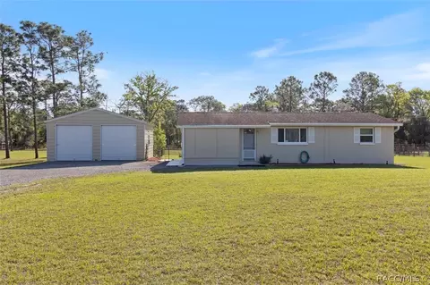 7409 S Straight Ave, Homosassa, FL 34446