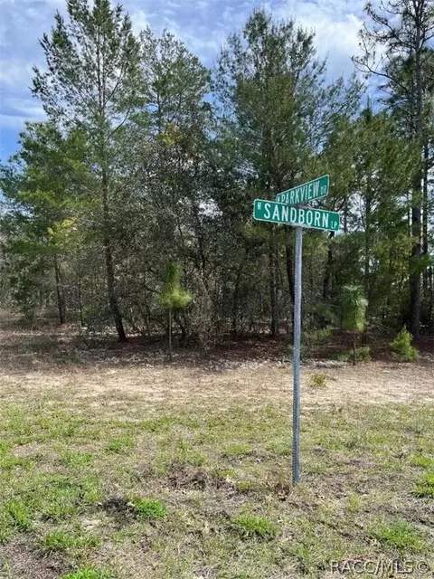 3880 W Parkview Dr, Citrus Springs, FL 34434