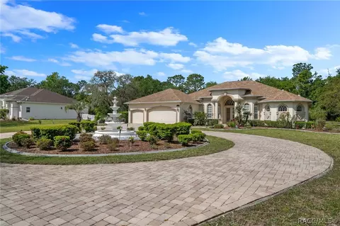 39 Douglas St, Homosassa, FL 34446