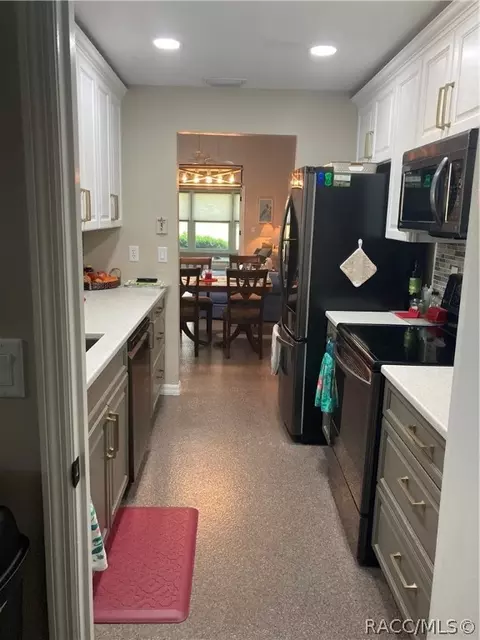 681 Hartford St, Hernando, FL 34442 photo 3