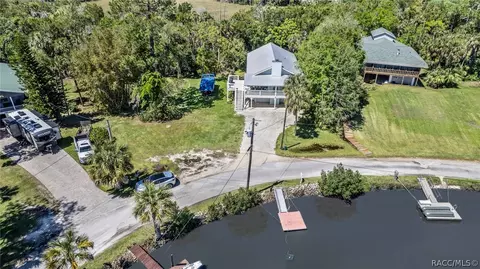 11925 W Waterwood Dr, Crystal River, FL 34429