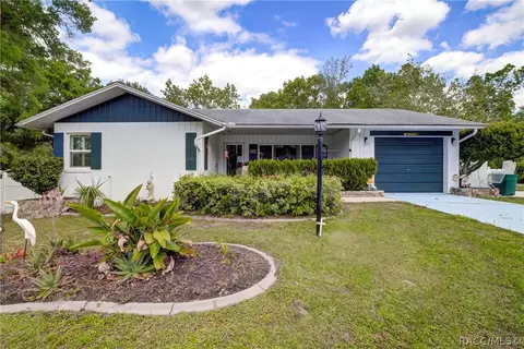 221 W Sugarmaple Ln, Beverly Hills, FL 34465