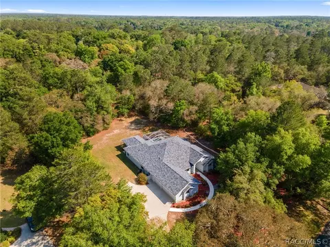 Exterior - 3795 N Indianriver Dr, Hernando, FL 34442 photo 3 of 19