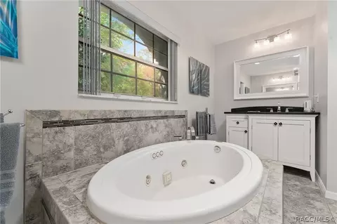 Bath - 3795 N Indianriver Dr, Hernando, FL 34442 photo 3 of 6