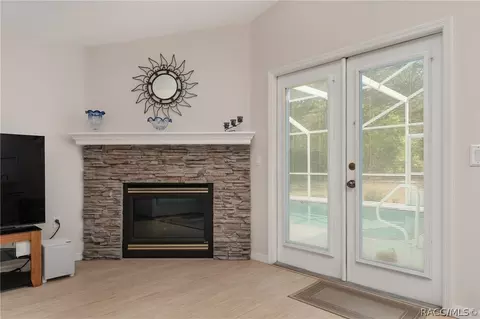 Living - 3795 N Indianriver Dr, Hernando, FL 34442 photo 7 of 8