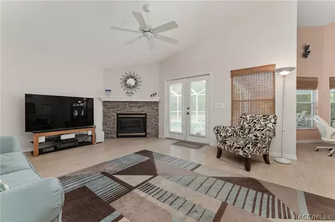 Living - 3795 N Indianriver Dr, Hernando, FL 34442 photo 4 of 8