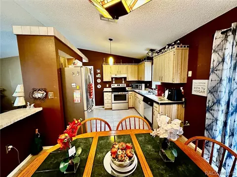 Kitchen - 9744 Eldridge Rd, Spring Hill, FL 34608 photo 4 of 10