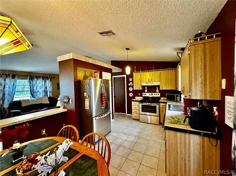 Kitchen - 9744 Eldridge Rd, Spring Hill, FL 34608 photo 3 of 10