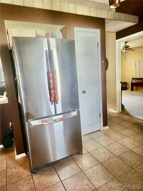 Kitchen - 9744 Eldridge Rd, Spring Hill, FL 34608 photo 8 of 10