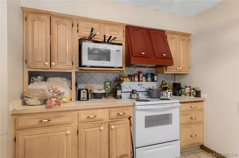 Kitchen - 5740 N Highland Park Dr, Hernando, FL 34442 photo 3 of 4