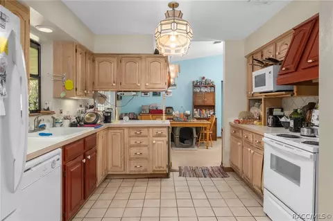 Kitchen - 5740 N Highland Park Dr, Hernando, FL 34442 photo 4 of 4