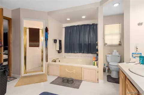 Bath - 5740 N Highland Park Dr, Hernando, FL 34442 photo 3 of 3