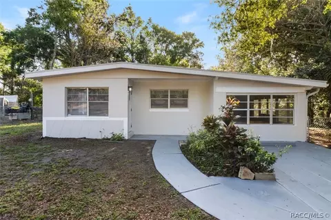 21450 Canal Dr, Brooksville, FL 34601