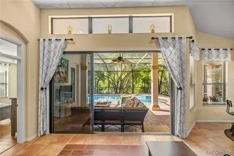 Dining - 3194 N Chandler Dr, Hernando, FL 34442 photo 3 of 5