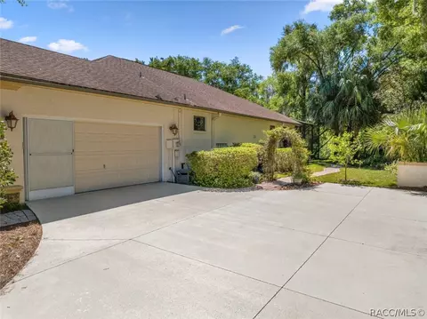 Exterior - 3194 N Chandler Dr, Hernando, FL 34442 photo 5 of 32