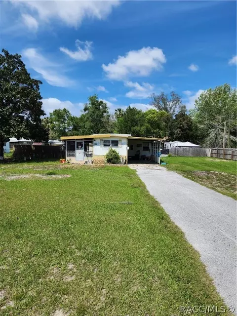 6831 W Sasser St, Homosassa, FL 34446