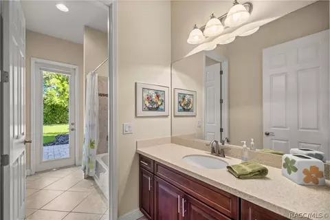 Bath - 1427 N Ridge Meadow Path, Hernando, FL 34442 photo 4 of 5