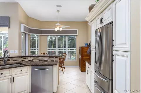 Kitchen - 1807 N Musial Pt, Hernando, FL 34442 photo 4 of 7