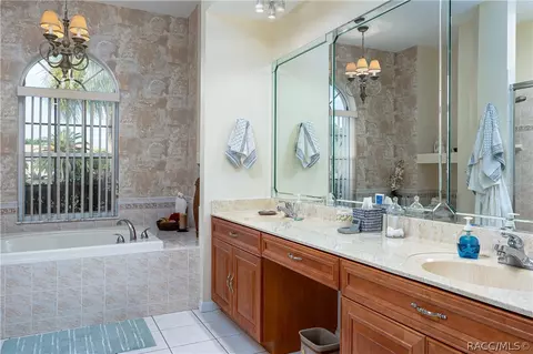 Bath - 1807 N Musial Pt, Hernando, FL 34442 photo 2 of 6