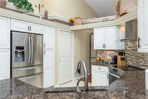 Kitchen - 1807 N Musial Pt, Hernando, FL 34442 photo 3 of 7