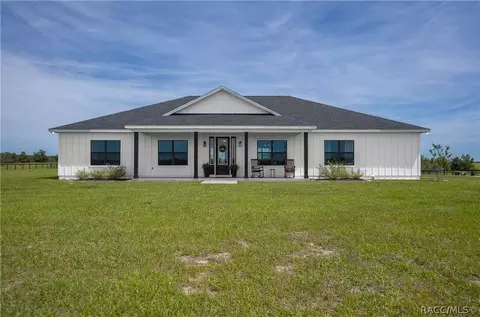 10135 NW 27th Dr, Wildwood, FL 34785