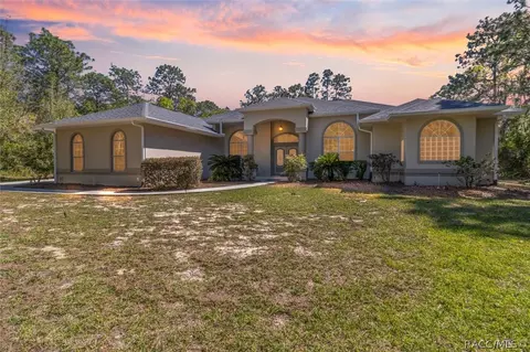 5042 W Yearling Dr, Beverly Hills, FL 34465