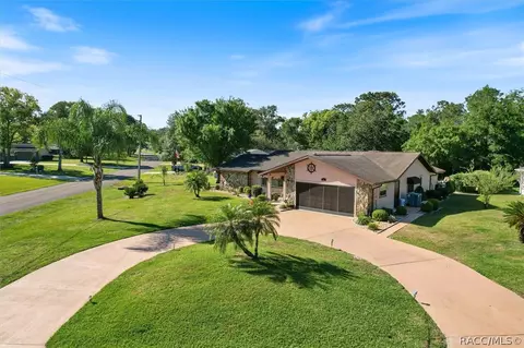 85 Greentree St, Homosassa, FL 34446