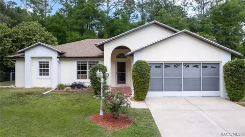 8433 N Titleist Dr, Citrus Springs, FL 34434