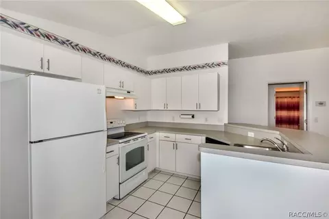 Kitchen - 718 W Toucan Loop, Hernando, FL 34442 photo 5 of 5