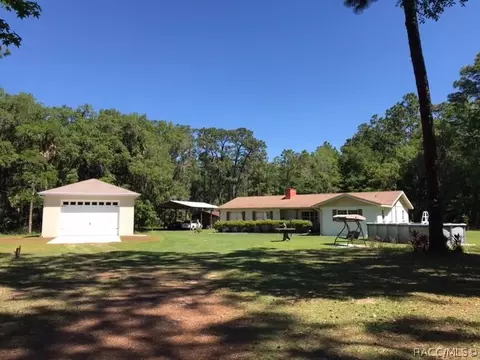 9855 W Deepwoods Dr, Crystal River, FL 34428