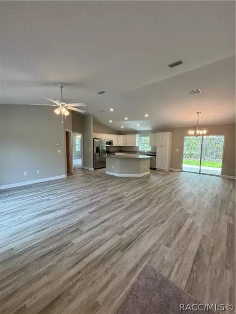 5825 N Claremont Dr, Dunnellon, FL 34434