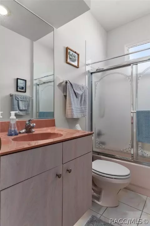 Bath - 305 W Doerr Path, Hernando, FL 34442 photo 8 of 8