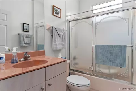 Bath - 305 W Doerr Path, Hernando, FL 34442 photo 7 of 8