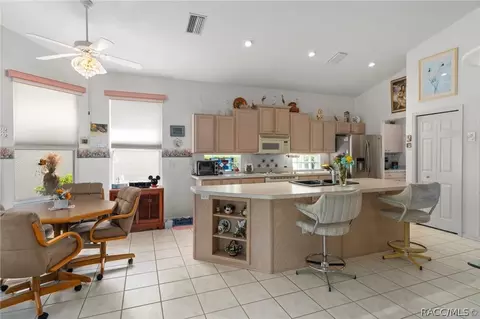 Kitchen - 305 W Doerr Path, Hernando, FL 34442 photo 1 of 6