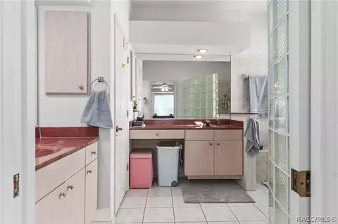 Bath - 305 W Doerr Path, Hernando, FL 34442 photo 1 of 8