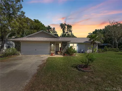 5859 W Woodhill Ct, Crystal River, FL 34429