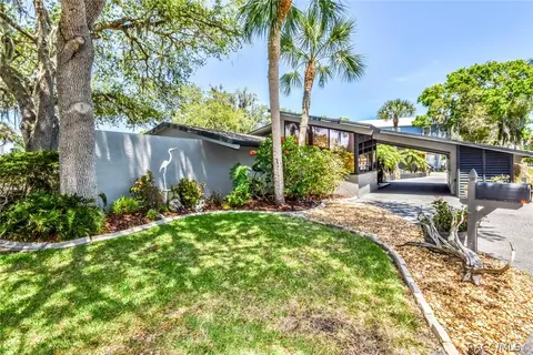 1924 SE 3rd Ct, Crystal River, FL 34429